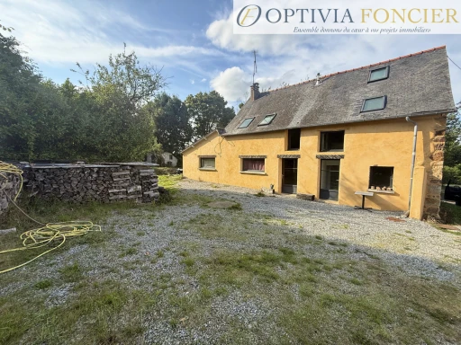 Longère en pierre T6 Guichen 140 m2 - 4 980 m2 de terrain