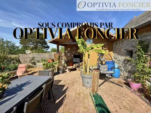 Maison T9 en pierre - 1509 m2 de terrain - Deux garages - commodités accessibles à pied - 1
