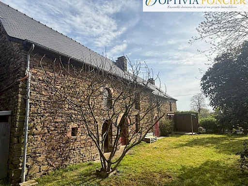 Longère en pierre T8 Plechatel 199 m2 - 3 900 m2