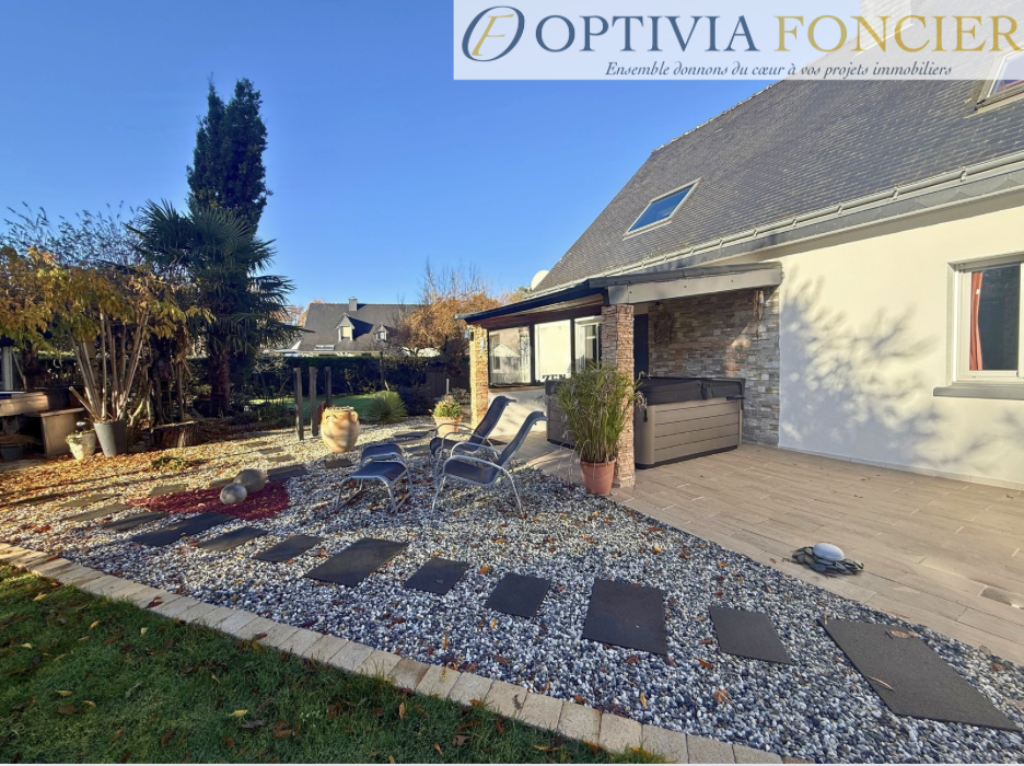 Maison T9 - 166 m2  - 3 250 m2  - Pergola SPA - Double Garage
