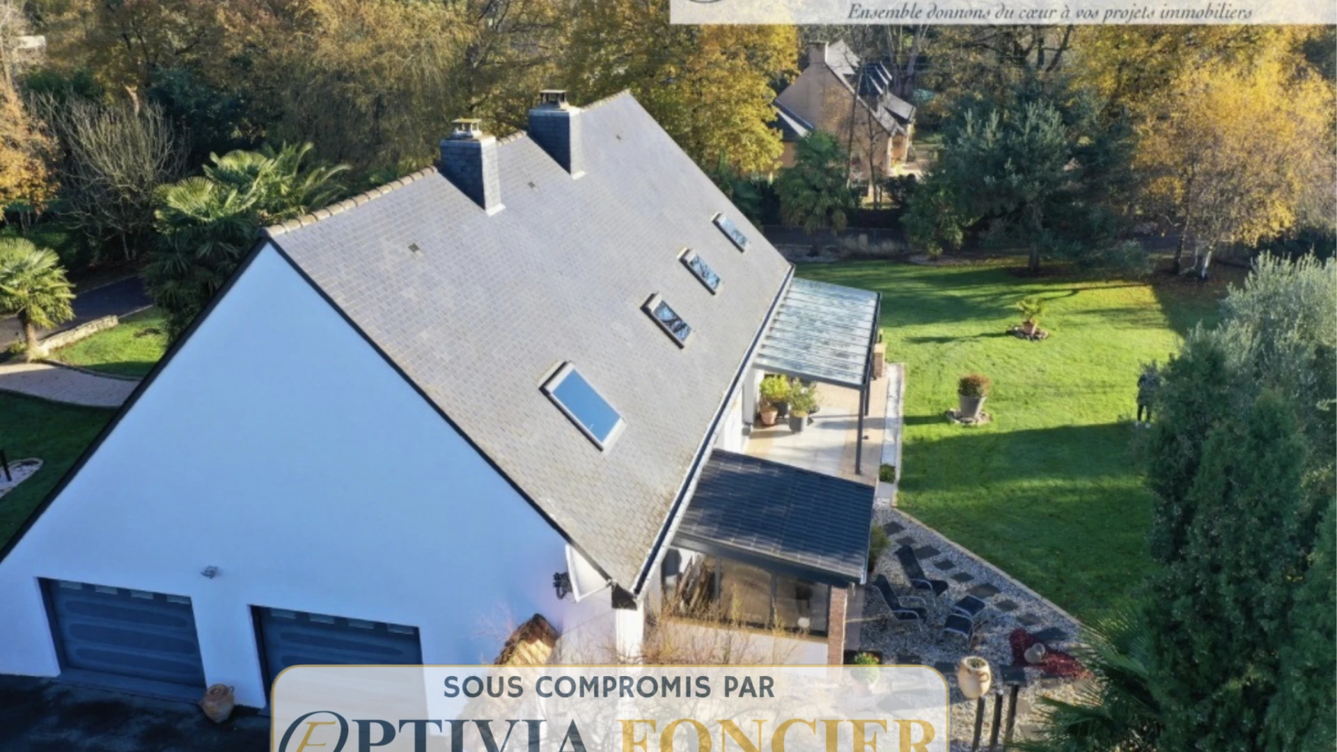 Maison T9 - 166 m2  - 3 250 m2  - Pergola SPA - Double Garage