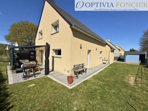 MAISON T6 GUICHEN DE 2011 Terrain de 440 m2 - 122 m2