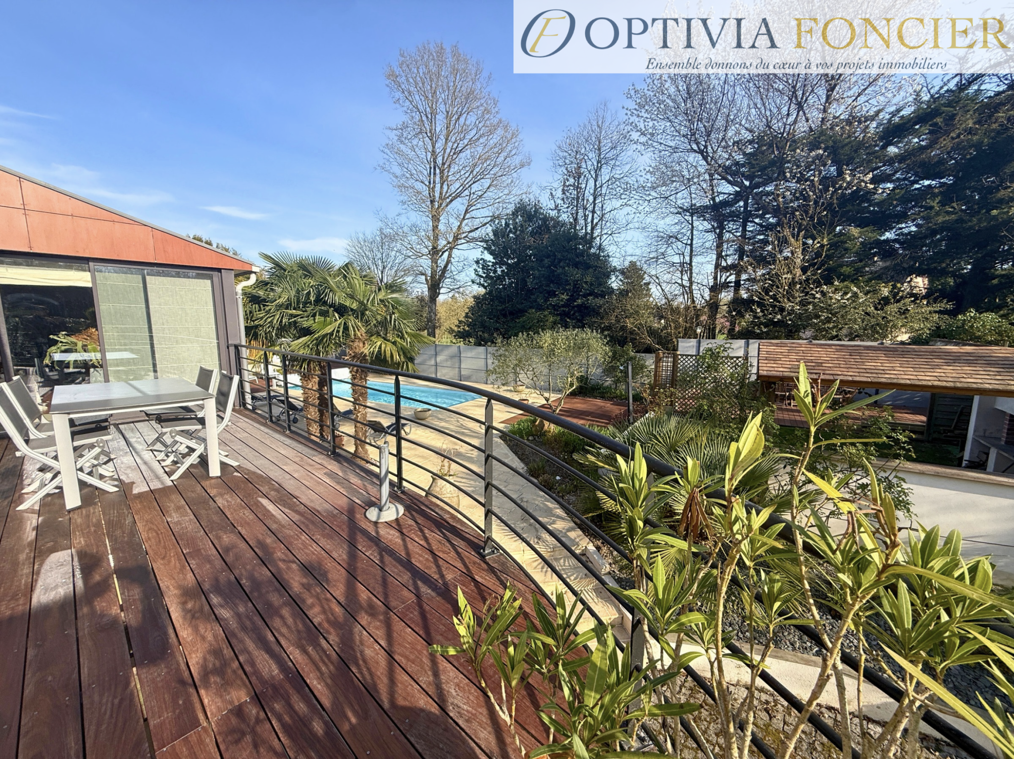 Maison d'architecte 330 m2 - 2 161 m2 de terrain - Piscine et sous-sol