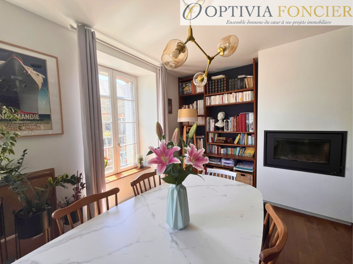 Exclusivité Superbe Maison en pierre de bourg T5 123 m2 - Petit jardin + Annexe