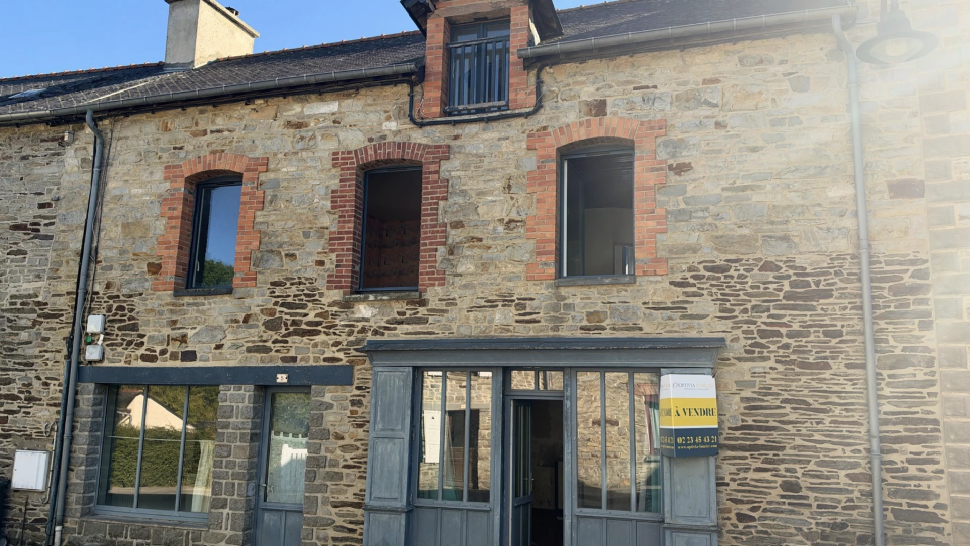 EXCLUSIVITE MAISON DE BOURG EN PIERRE A SAINT SENOUX 128 m2