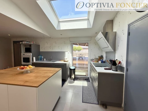 EXCLUSIVITE - MAISON T7 - BRUZ - Quartier prisé - 190 m2 - 997 m2 de terrain clos