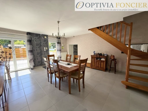 EXCLUSIVITE - MAISON T7 - BRUZ - Quartier prisé - 190 m2 - 997 m2 de terrain clos