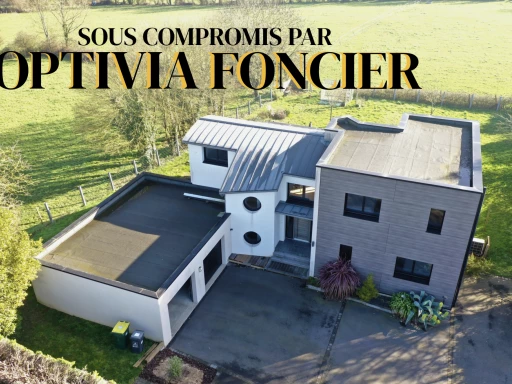 MAISON D'ARCHITECTE 2016 T5 166 m2 avec garage double de 60 m2 sur un terrain de 1300 m2