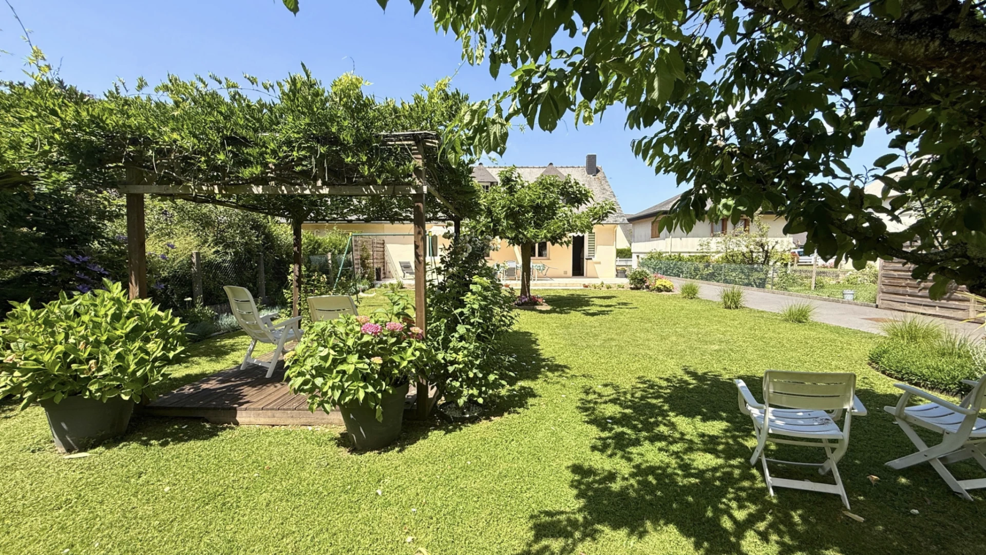 MAISON T5 SUR PONT REAN 124 m2 - 600 m2 de terrain
