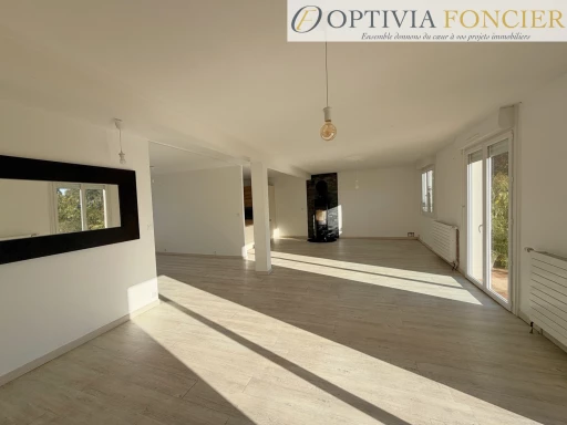 Propriété T7 1421 m2 avec sous-sol complet (100 m2) et 4 200 m2 de terrain