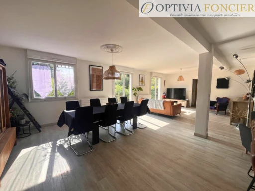 Propriété T7 1421 m2 avec sous-sol complet (100 m2) et 4 200 m2 de terrain