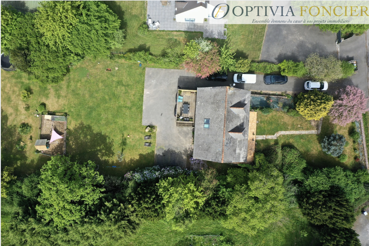Propriété T7 1421 m2 avec sous-sol complet (100 m2) et 4 200 m2 de terrain