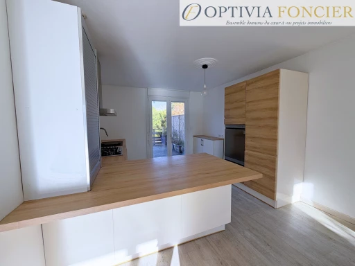 Propriété T7 142 m2 avec sous-sol complet (100 m2) et 4 200 m2 de terrain