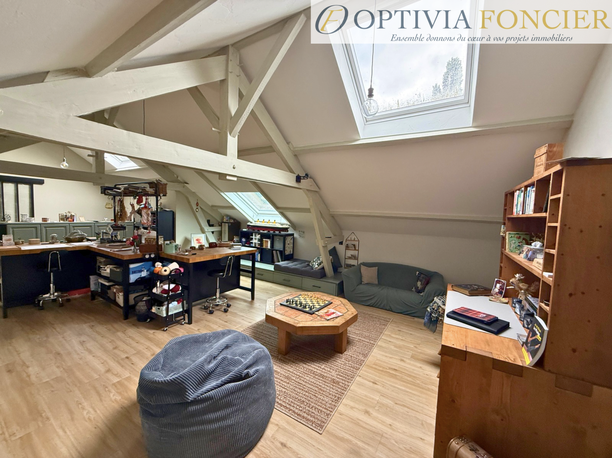Propriété T7 395 m2 - 6 300 m2 de terrain - 5 garages - Piscine intérieure chauffée