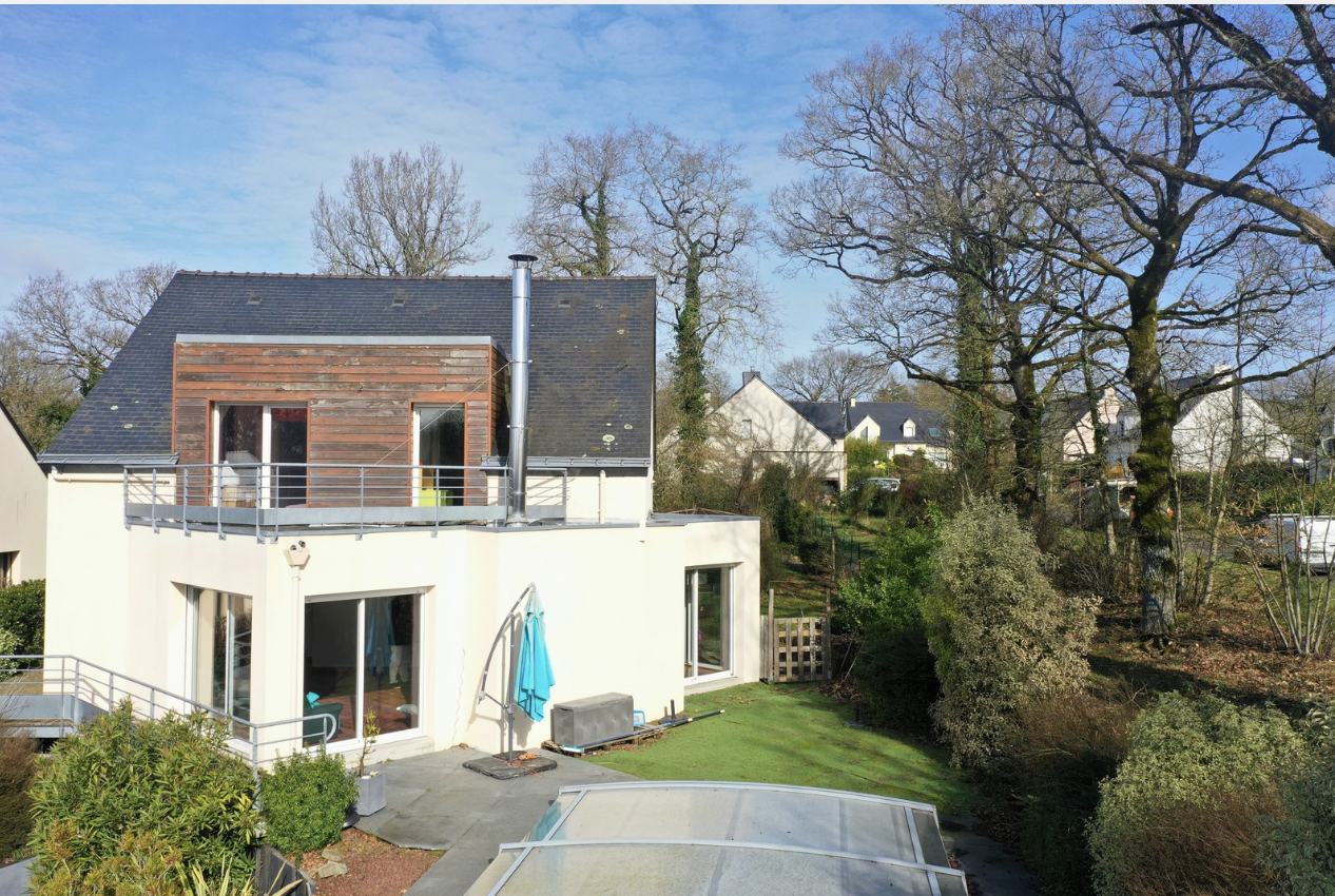 Maison d'architecture 151 m2 - 1005 m2 - Sous-sol 100m2
