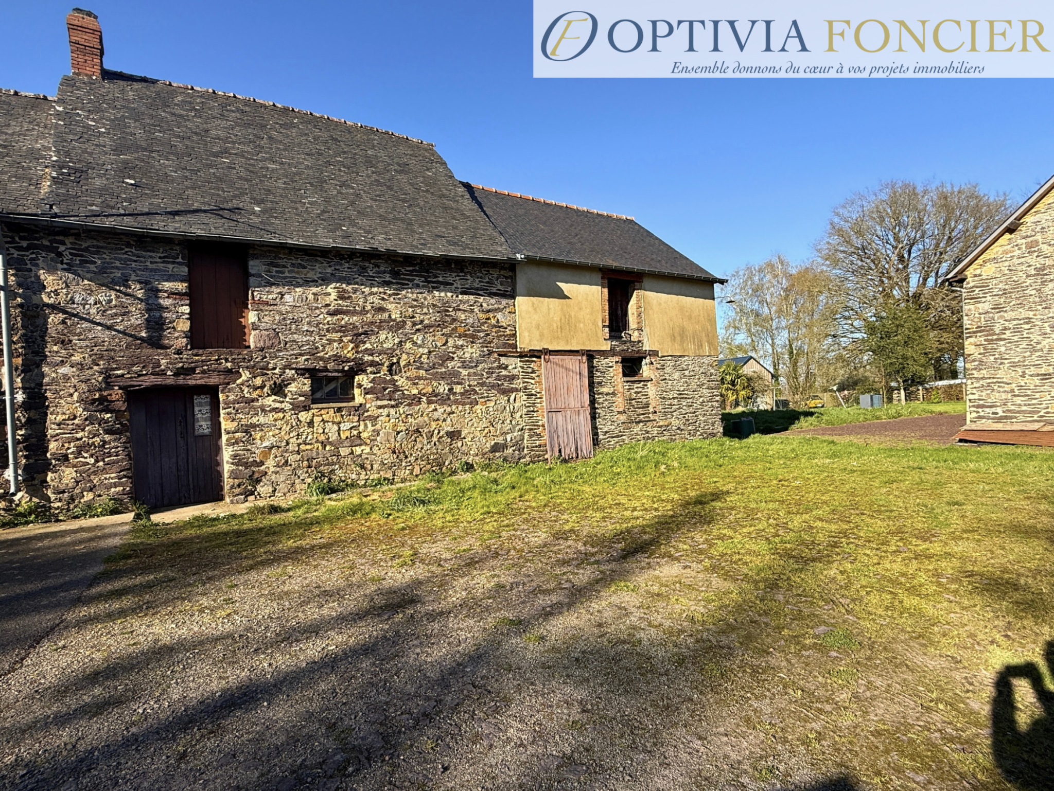 Longère à rénover Goven - Potentiel 208 m2 - 2 650 m2 de terrain - Bel environnement