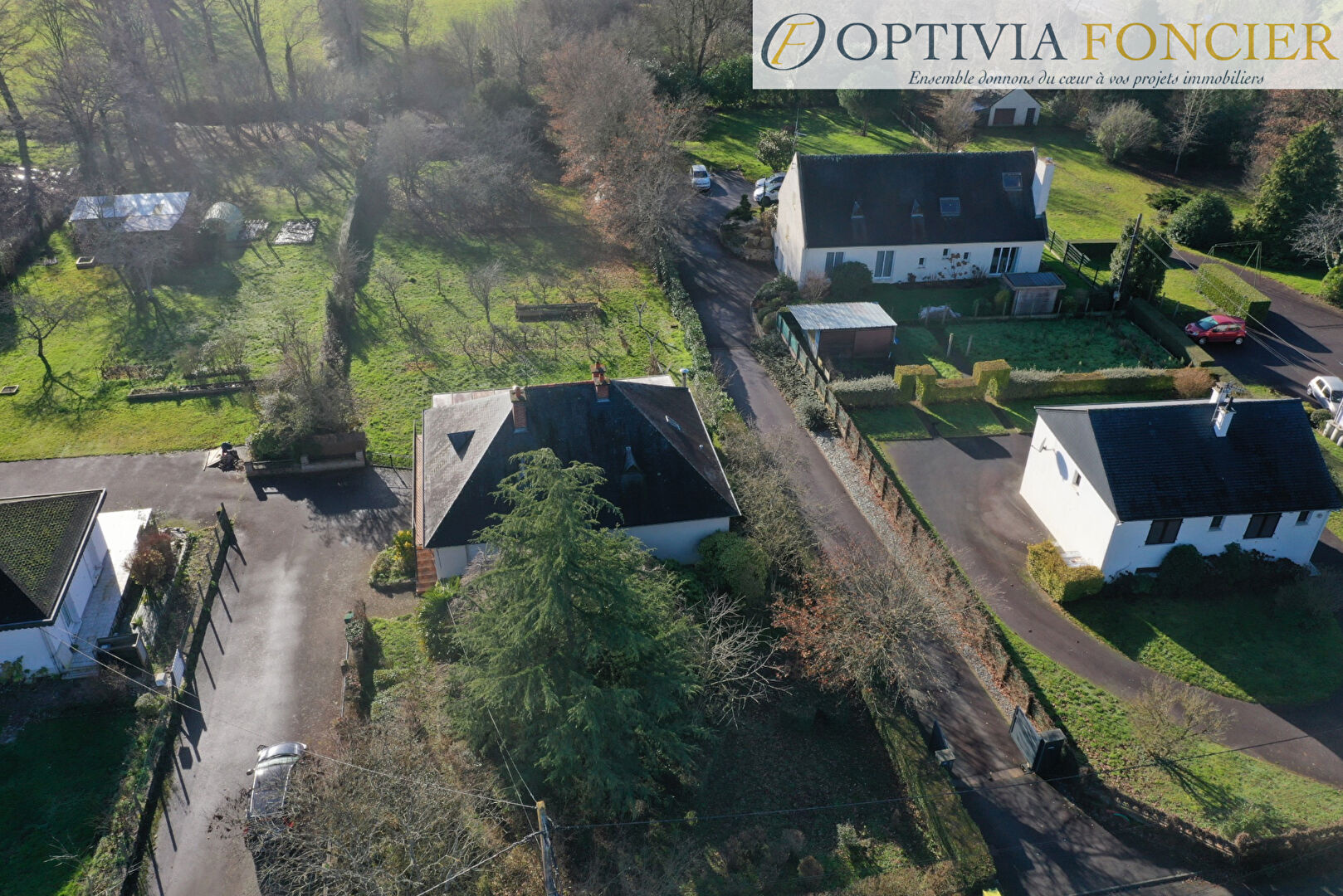 Maison sur sous-sol T6 - 105 m2 - 3 100 m2