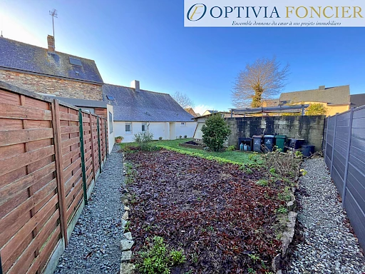 Maison T5 - 619 m2 avec garage (Bonne situation sur GOVEN)