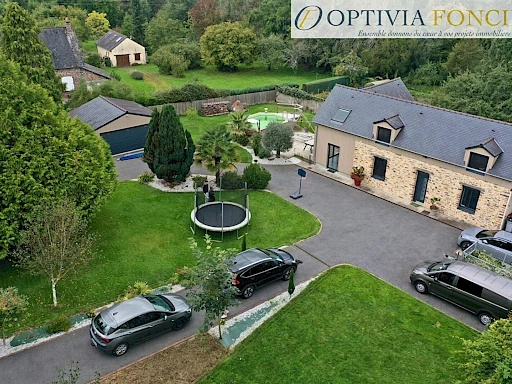 Maison T5 Bruz 140 m2 - 1 670 m2 - Piscine hors-sol