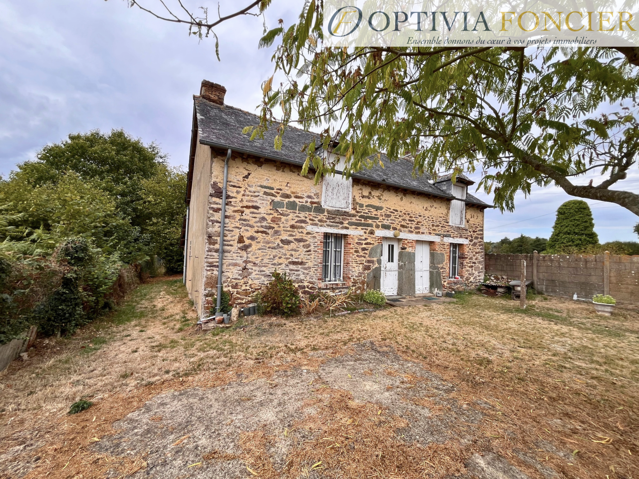 Maison T3 avec terrain de 1 380 m2 située à Bruz (150 m2 dans la configuration actuelle + extension possible)