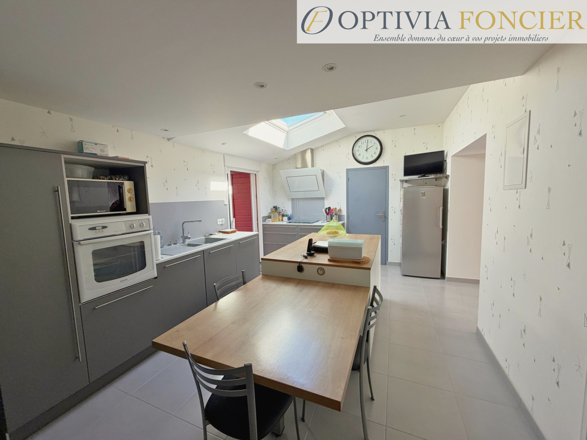 MAISON T7 - BRUZ - Quartier prisé - 190 m2 - 997 m2 de terrain clos
