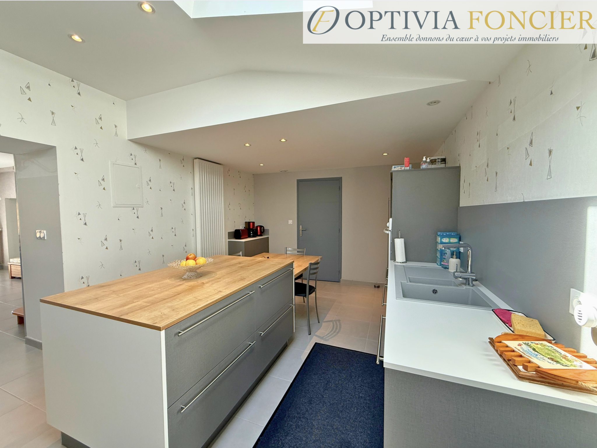 MAISON T7 - BRUZ - Quartier prisé - 190 m2 - 997 m2 de terrain clos