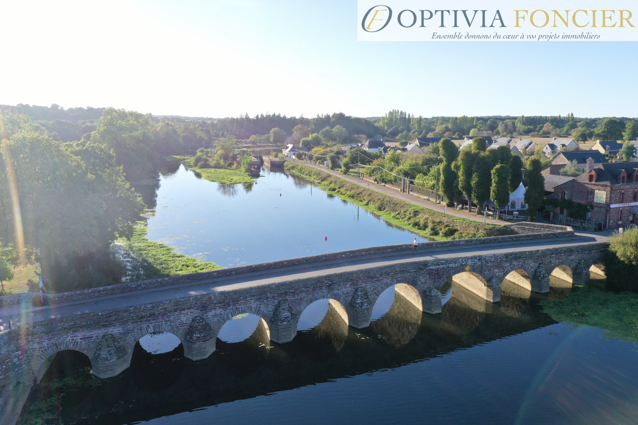 Maison en pierre de caractère T5 - 143 m2 à Pont-Réan - Vue vilaine