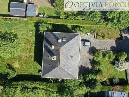 MAISON T6 SUR SOUS-SOL LAILLÉ EN CENTRE BOURG - 108 m2